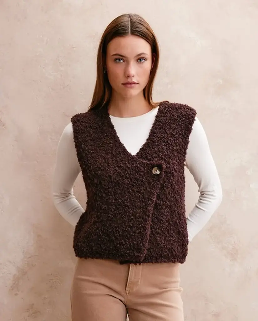 Votre patron Phildar gratuit à l'achat de votre laine : Gilet Vincienne - tricot