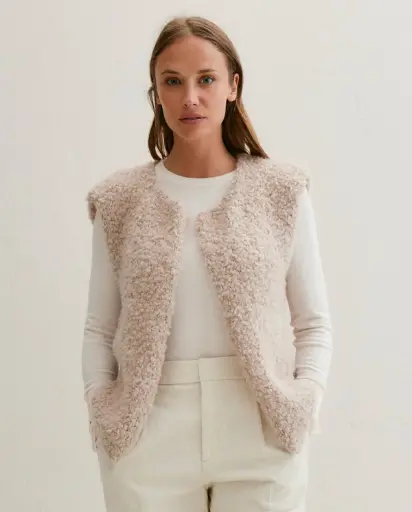 Votre patron Phildar gratuit à l'achat de votre laine : Gilet Olivio - tricot